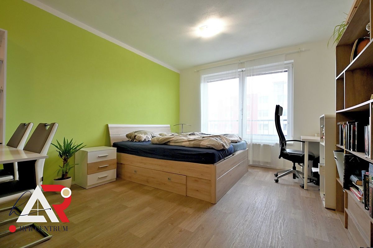 Pronájem bytu 1+kk 40 m² – fotografie 3