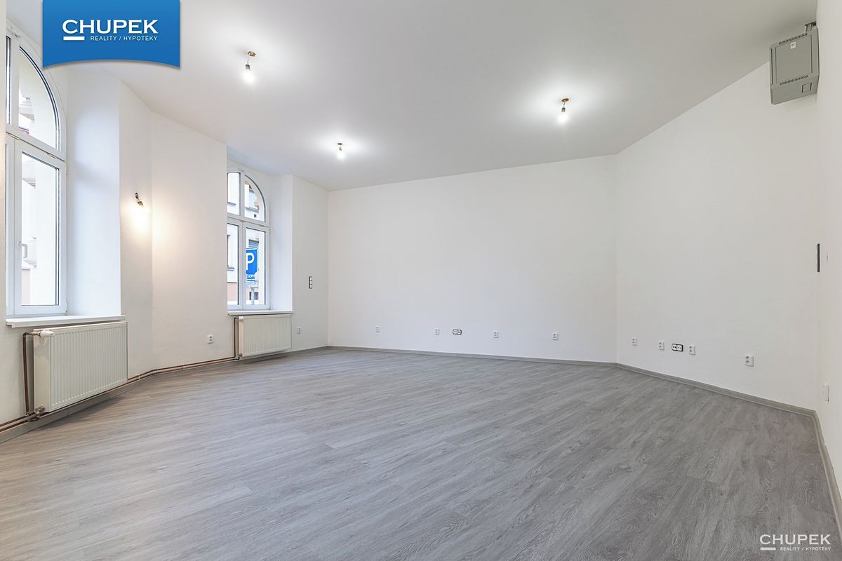 Pronájem bytu 4+1 130 m² – fotografie 3