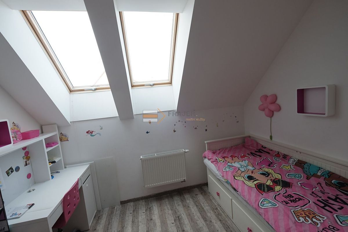 Pronájem rodinného domu 140 m², pozemek 224 m² – fotografie 5