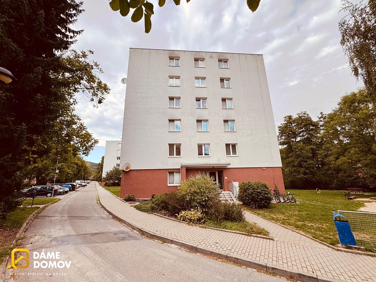 Pronájem bytu 1+1 37 m²