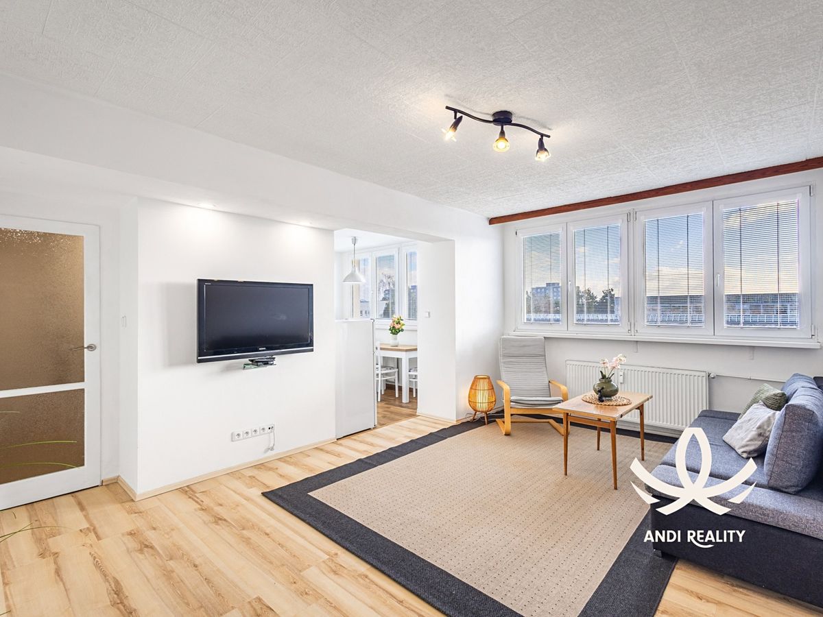 Pronájem bytu 3+1 62 m² – fotografie 2