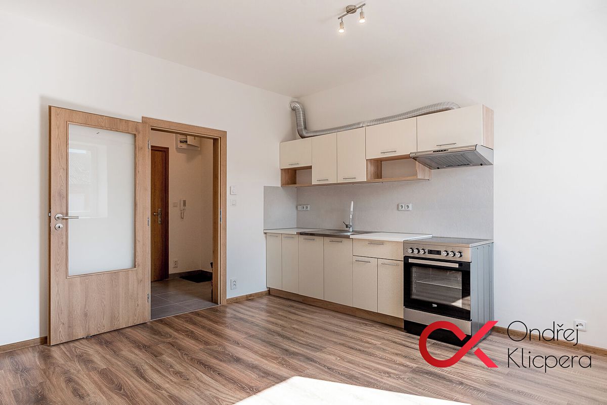 Pronájem bytu 2+kk 44 m² – fotografie 2