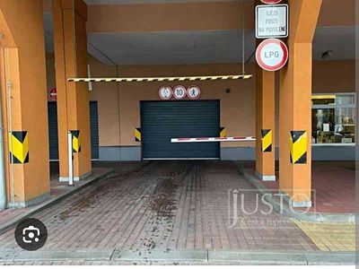 Pronájem garážového stání 14 m²