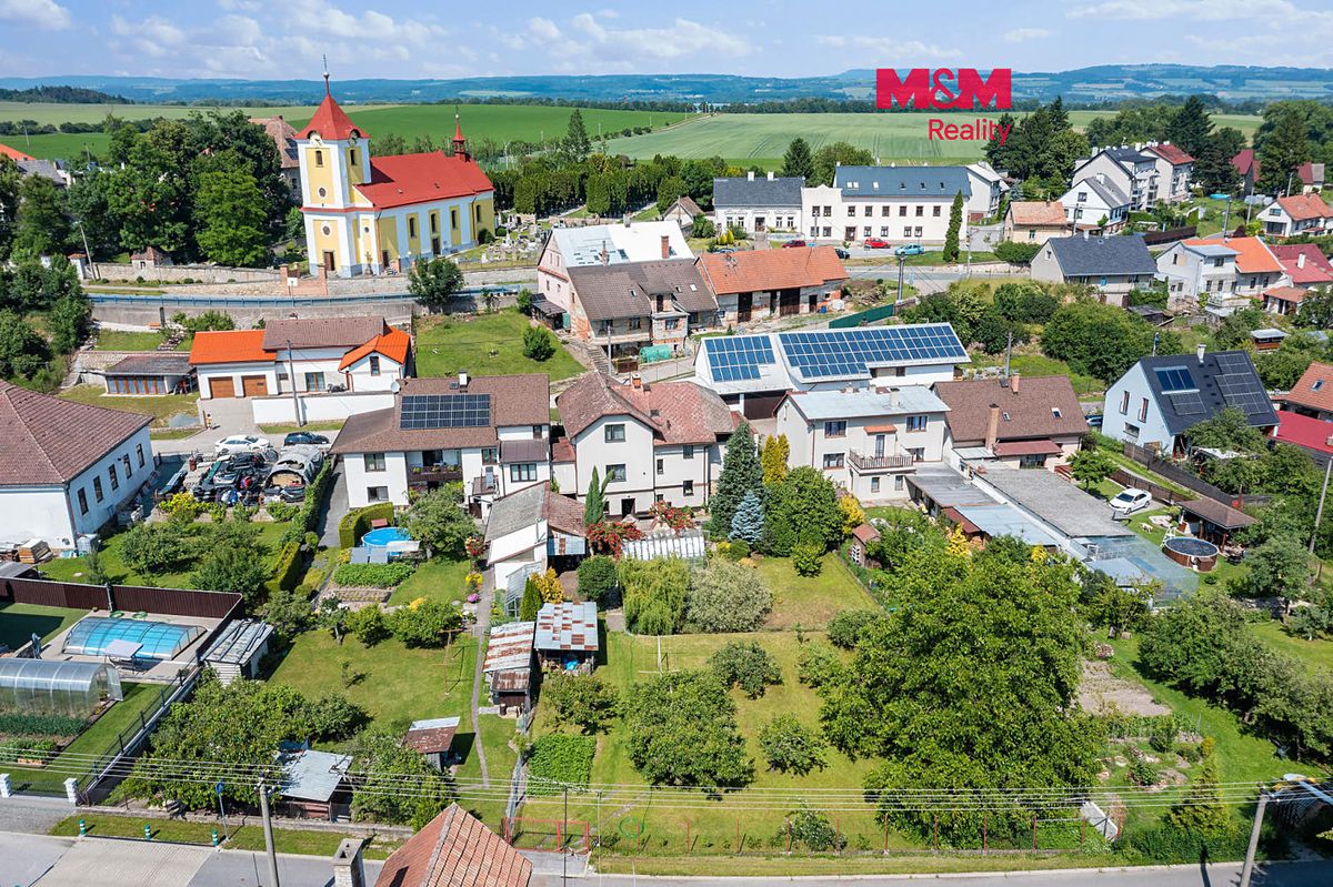 Prodej rodinného domu 200 m², pozemek 1149 m²