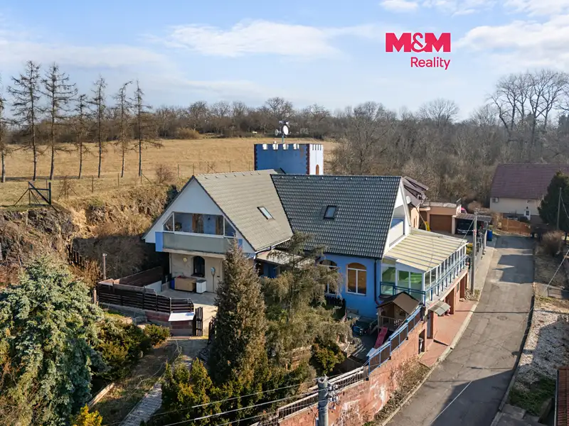 Prodej rodinného domu 280 m², pozemek 1065 m², Vodochody – náhled fotky 1