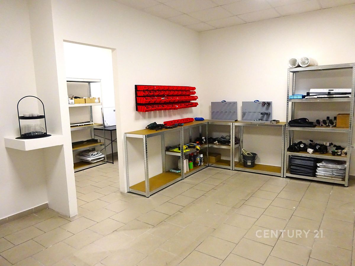 Pronájem obchodního prostoru 33 m²