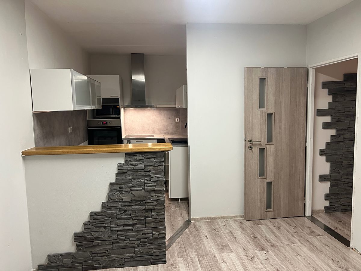 Pronájem bytu 2+kk 42 m² – fotografie 2
