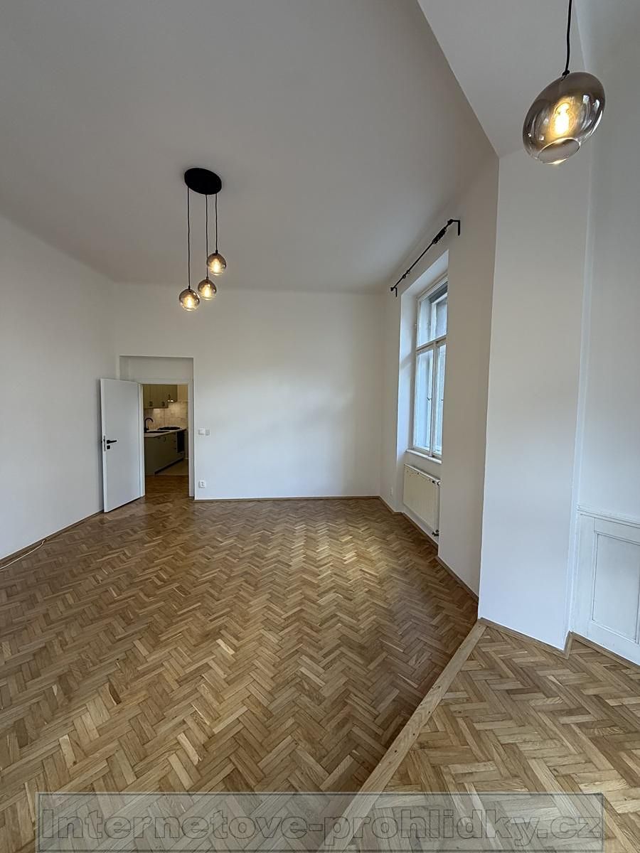 Pronájem bytu 2+1 74 m² – fotografie 3