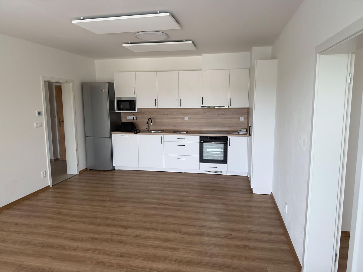 Pronájem bytu 4+kk 86 m² – fotografie 2