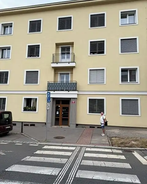 Prodej bytu 2+1 75 m², Praha – náhled fotky 2