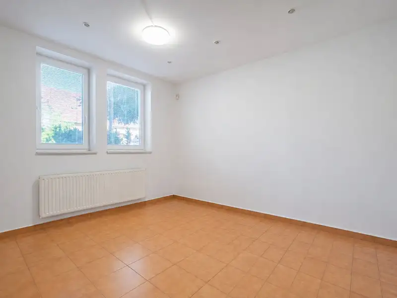 Pronájem kanceláře 40 m², Rousínov – náhled fotky 1