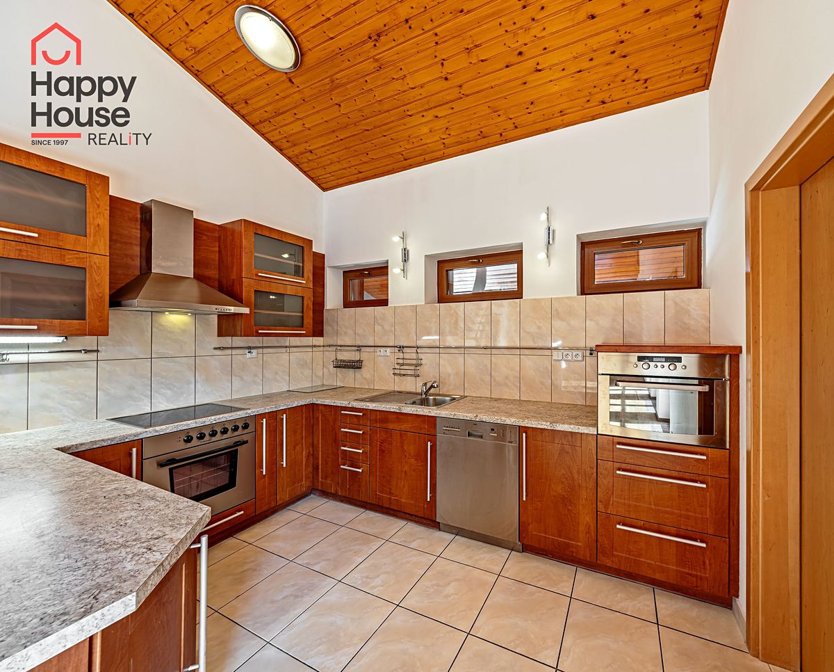 Pronájem bytu 4+kk 150 m² – fotografie 4