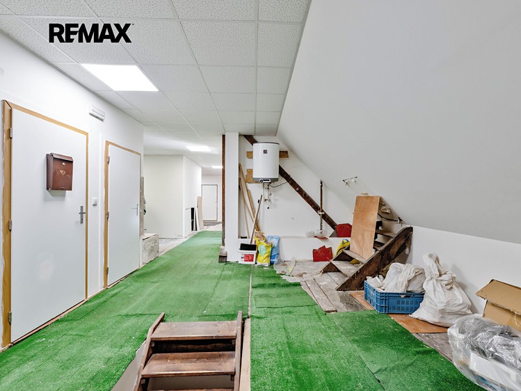Prodej komerčního prostoru, 266 m² (34 z 39)