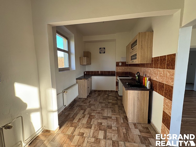 Prodej komerčního prostoru, 1 165 m² (6 z 30)