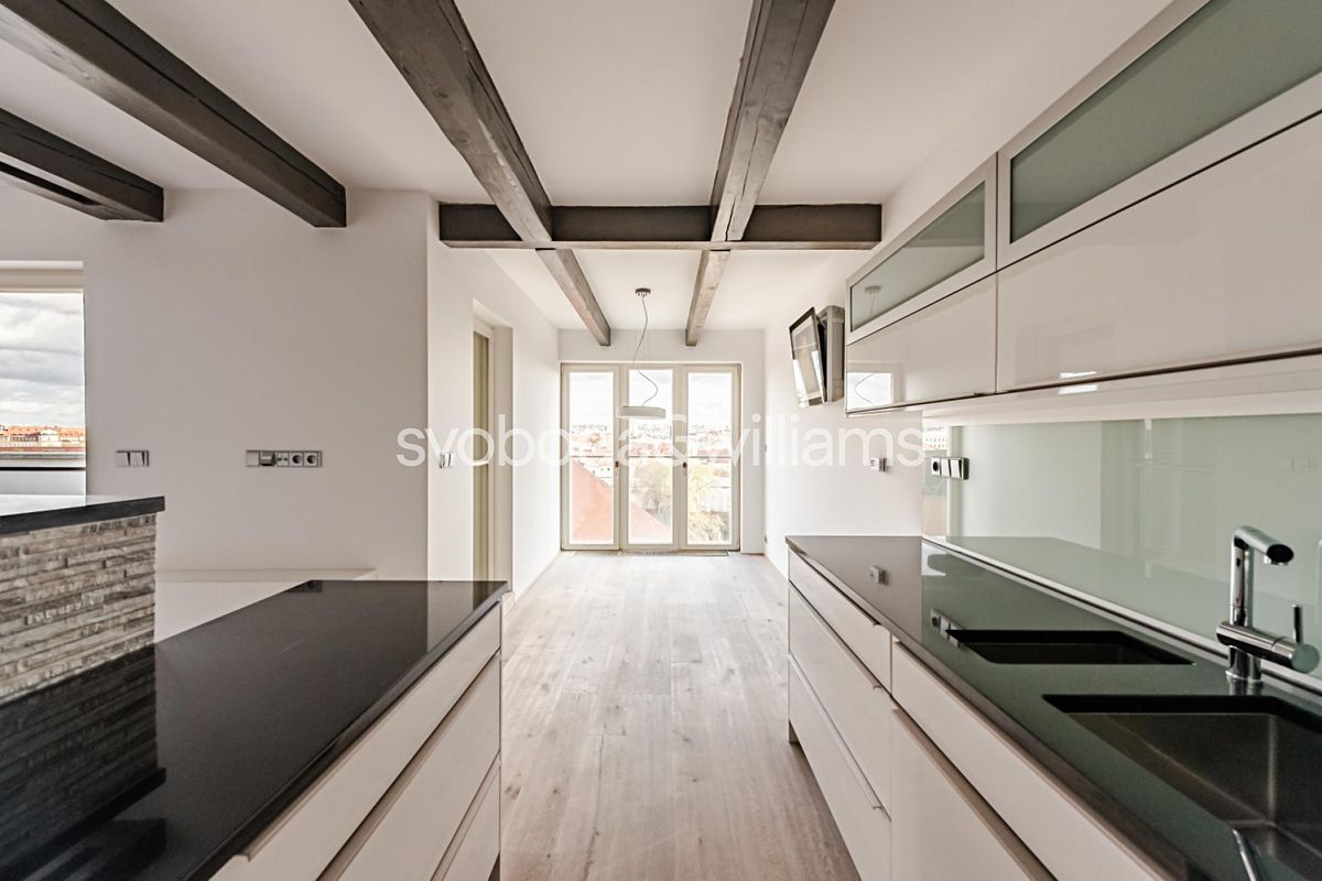 Pronájem bytu 4+kk 118 m² – fotografie 4