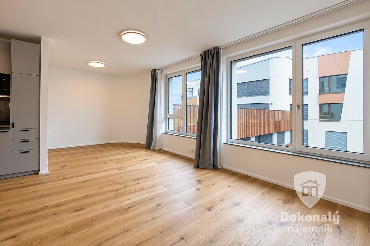 Pronájem bytu 1+kk 36 m² – fotografie 4