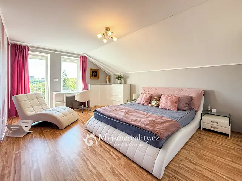 Prodej rodinného domu 378 m², pozemek 3060 m², Znojmo – náhled fotky 3
