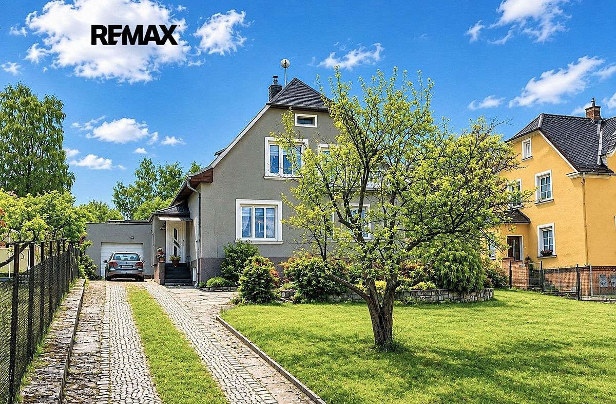 Prodej rodinného domu 197 m², pozemek 995 m² – fotografie 3