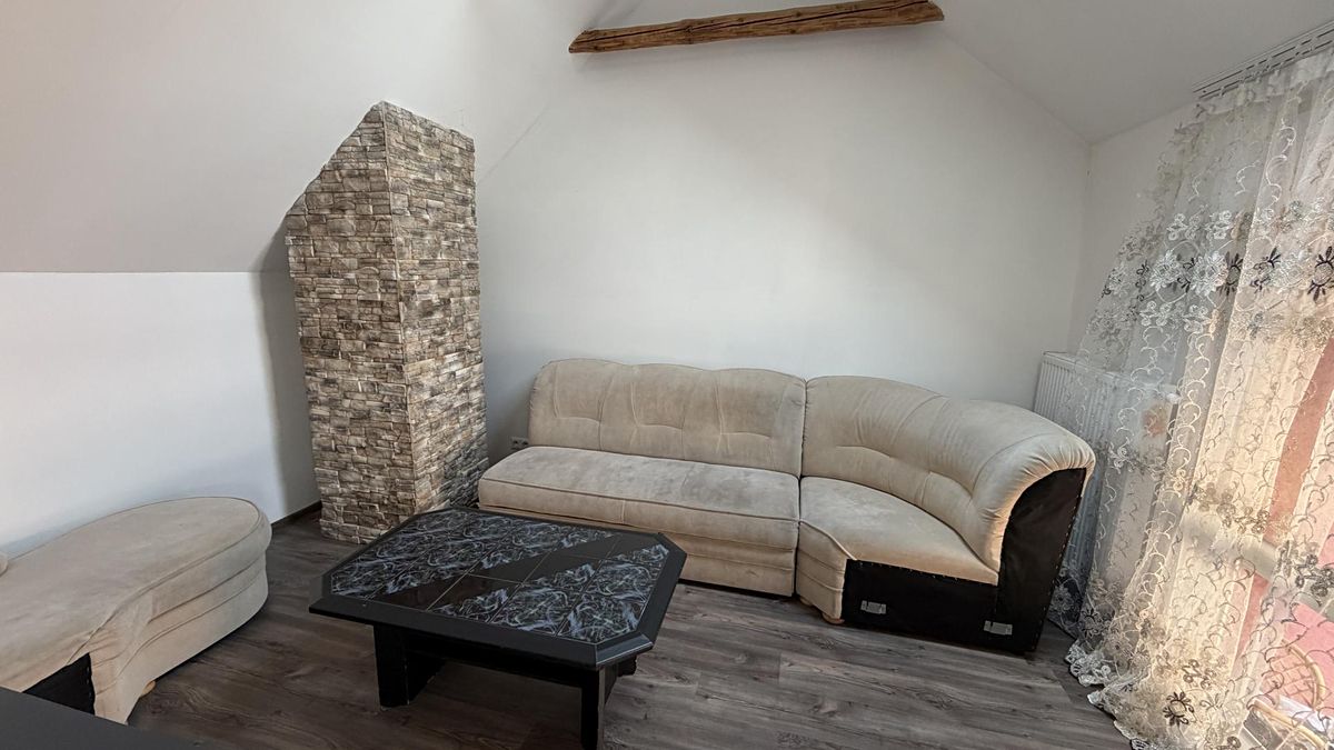 Pronájem bytu 2+1 40 m² – fotografie 2