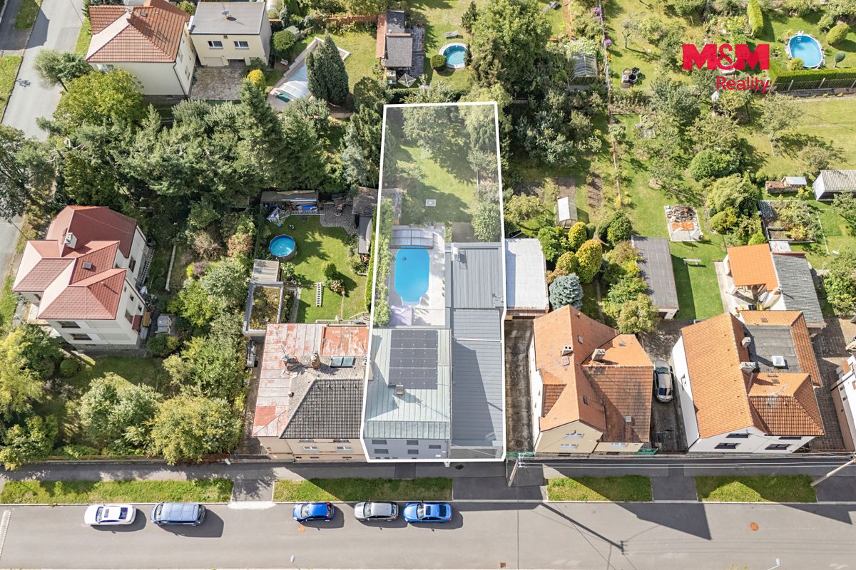 Prodej rodinného domu 144 m², pozemek 642 m² – fotografie 2