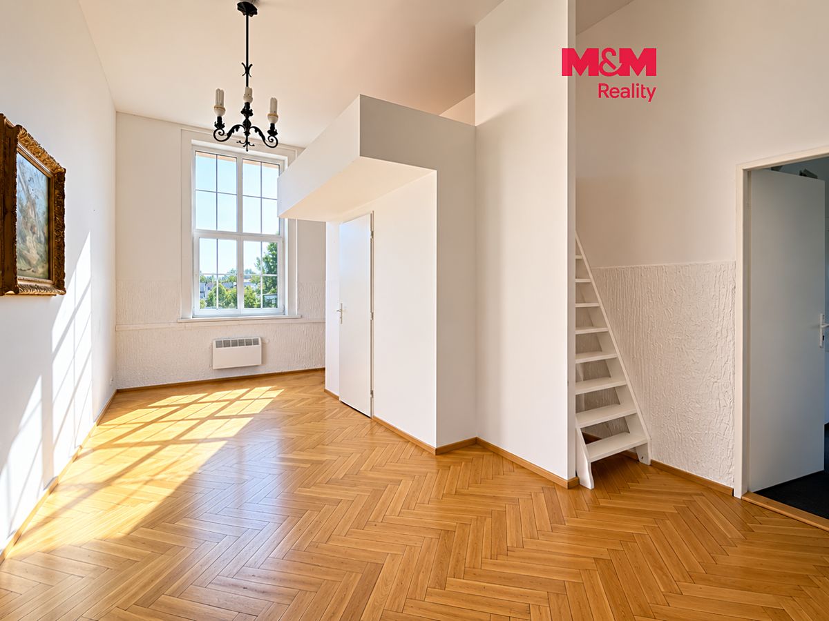 Pronájem výrobní haly, prostoru 244 m²