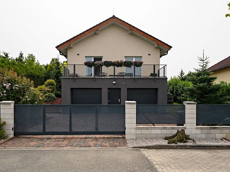 Prodej rodinného domu 128 m², pozemek 690 m², Plzeň – náhled fotky 1
