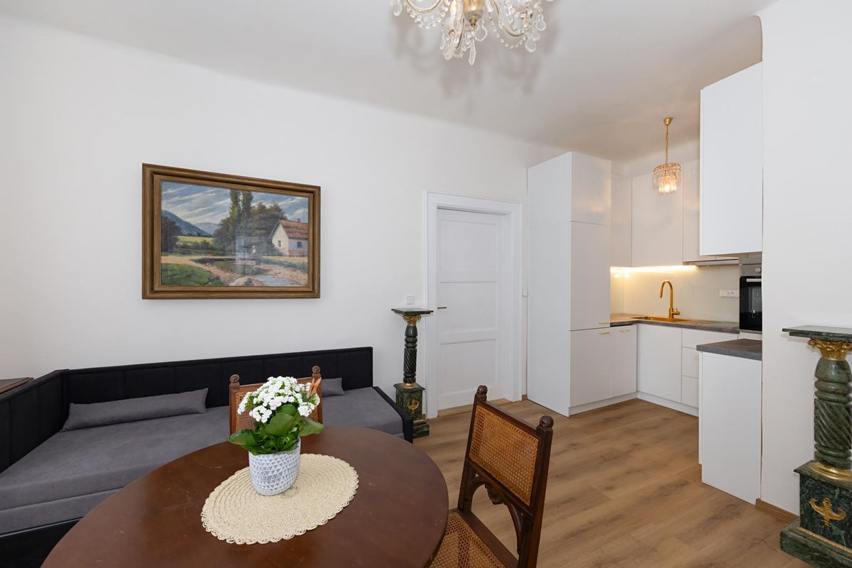 Pronájem bytu 2+kk 61 m² – fotografie 3