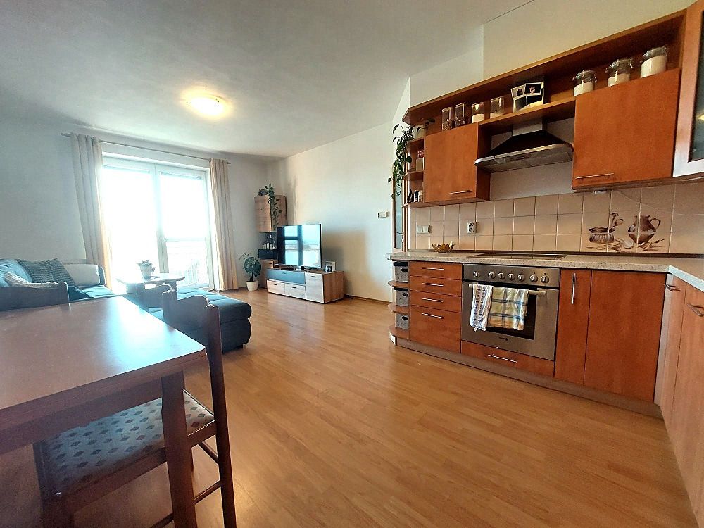Pronájem bytu 2+kk 62 m² – fotografie 3