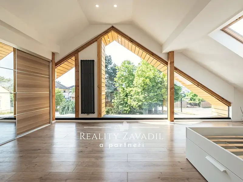 Prodej rodinného domu 190 m², pozemek 152 m², Praha – náhled fotky 2