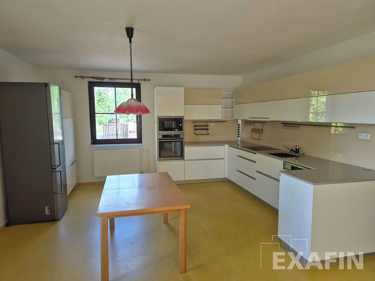 Pronájem rodinného domu 184 m², pozemek 598 m² – fotografie 2