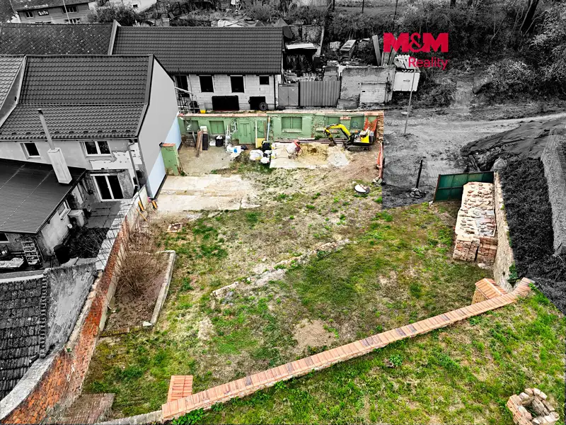 Prodej stavebního pozemku 800 m², Tištín – náhled fotky 1
