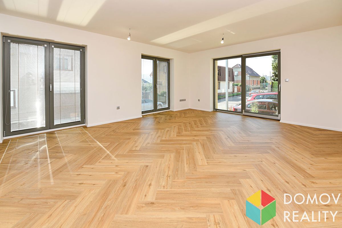 Pronájem bytu 2+kk 52 m² – fotografie 2