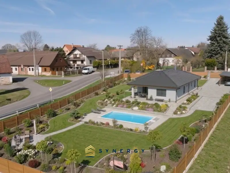 Prodej stavebního pozemku 1504 m², Žernov – náhled fotky 3