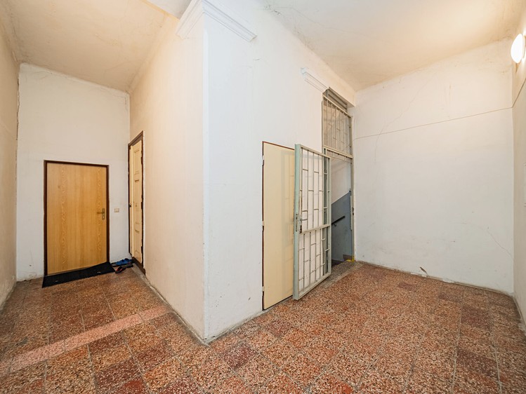 Комерційне приміщення на продаж, 700 м² (19 з 28)