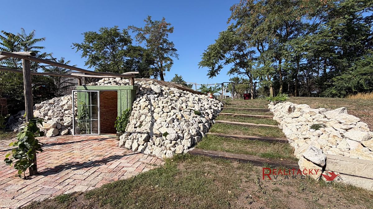 Prodej stavebního pozemku 1129 m² – fotografie 2