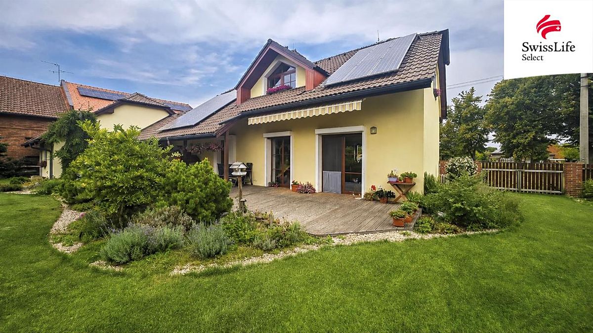 Prodej rodinného domu 200 m², pozemek 1655 m², Lhota pod Libčany – fotka 1 z 3