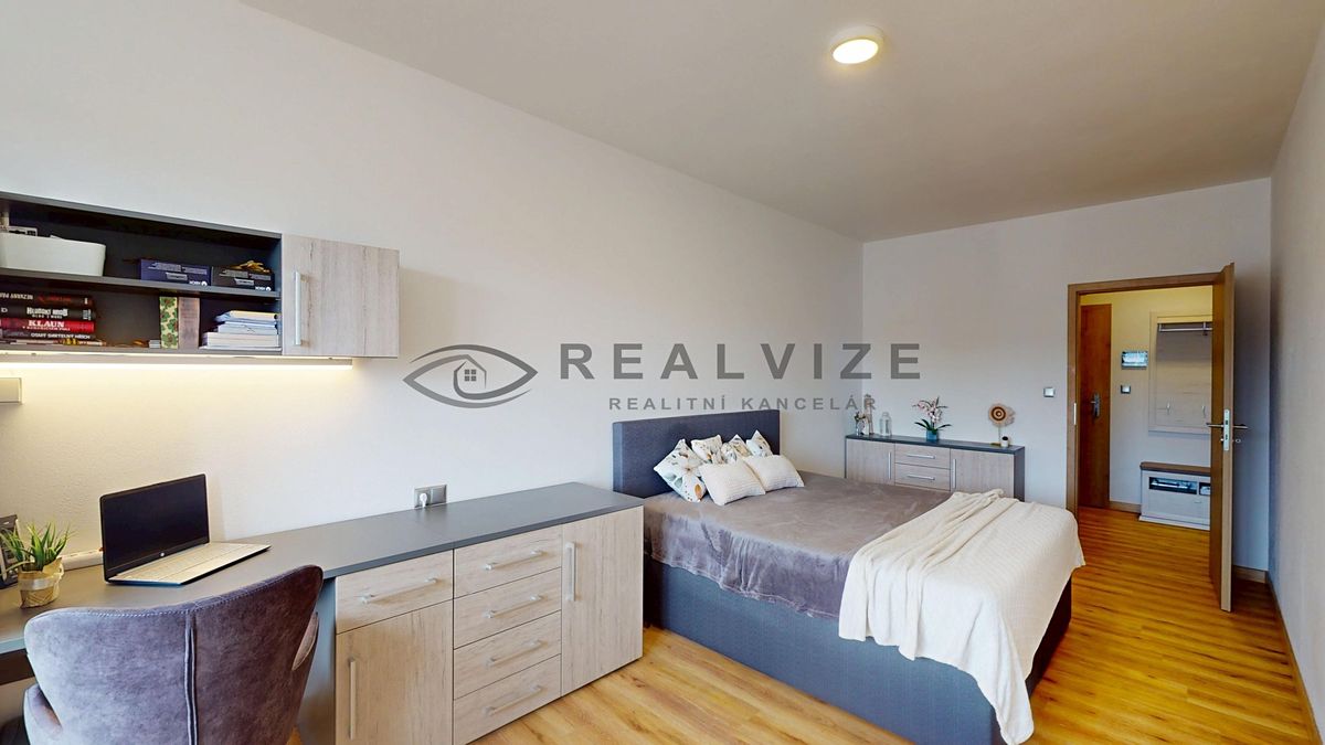 Pronájem bytu 2+kk 71 m² – fotografie 3