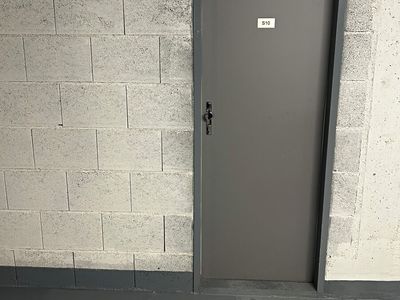 Pronájem garážového stání 15 m²