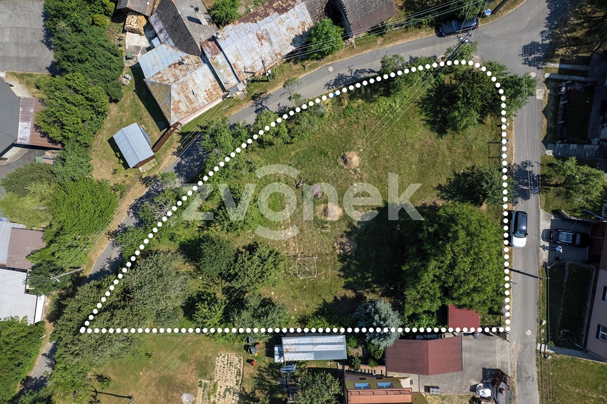 Prodej stavebního pozemku 1282 m²