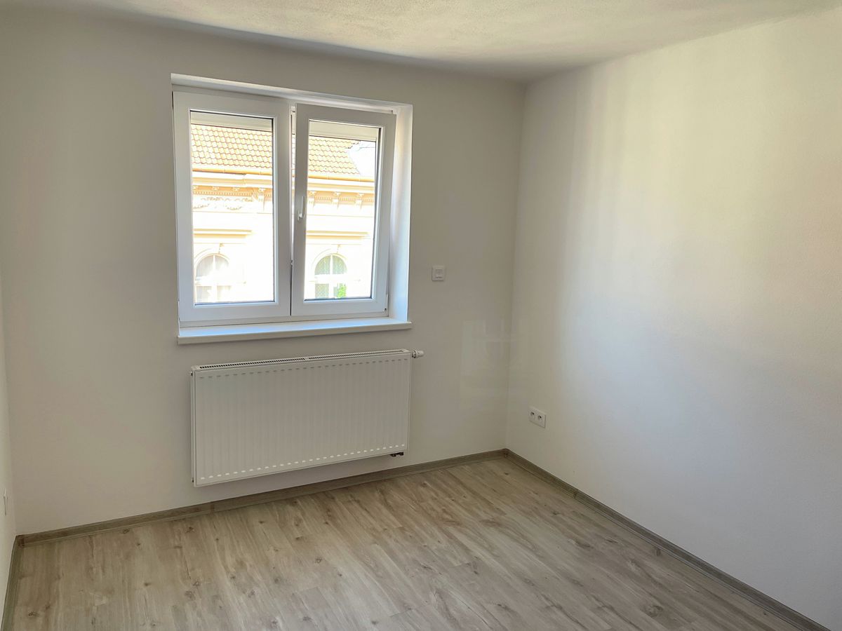 Pronájem bytu 2+kk 37 m² – fotografie 5