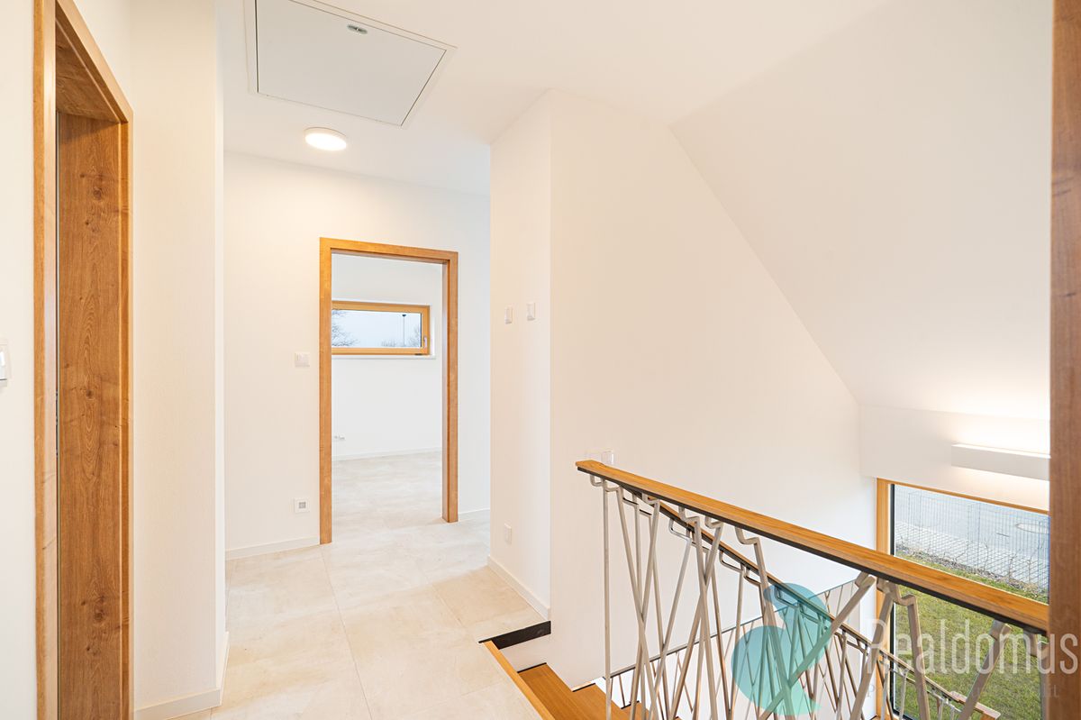 Prodej rodinného domu 127 m², pozemek 694 m² – fotografie 5