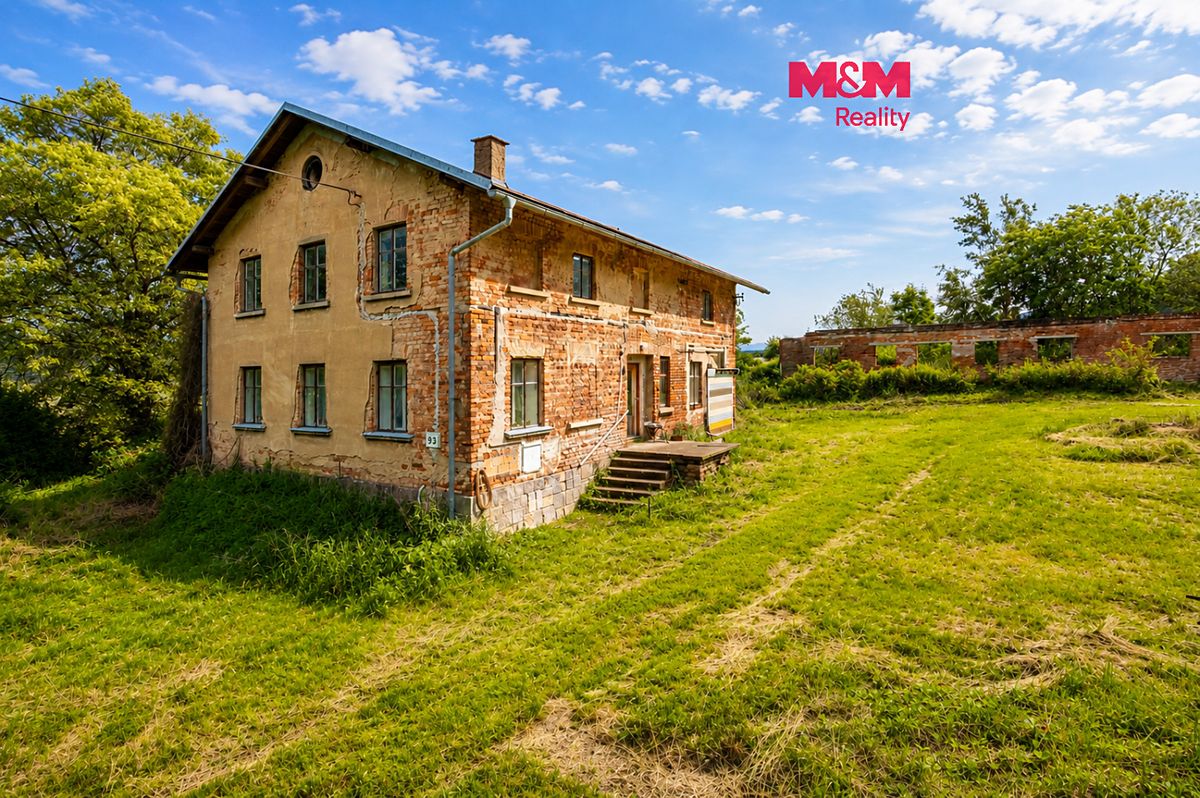 Prodej rodinného domu 380 m², pozemek 4584 m²