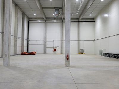 Pronájem skladového prostoru 802 m²