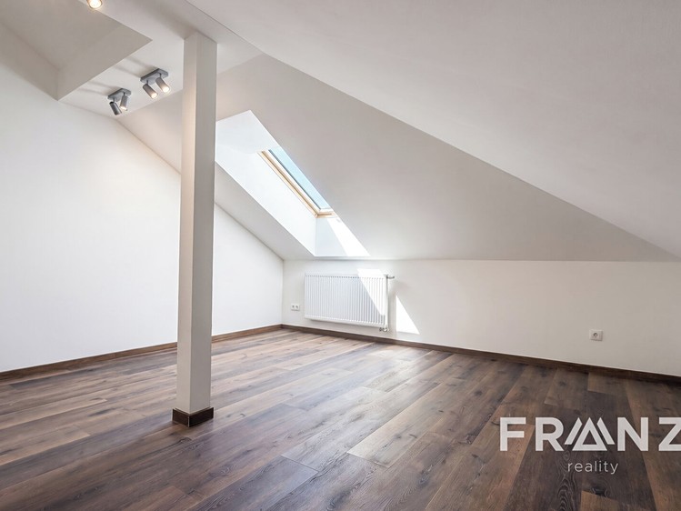 Pronájem bytu 3+kk, 103 m² (10 z 22)