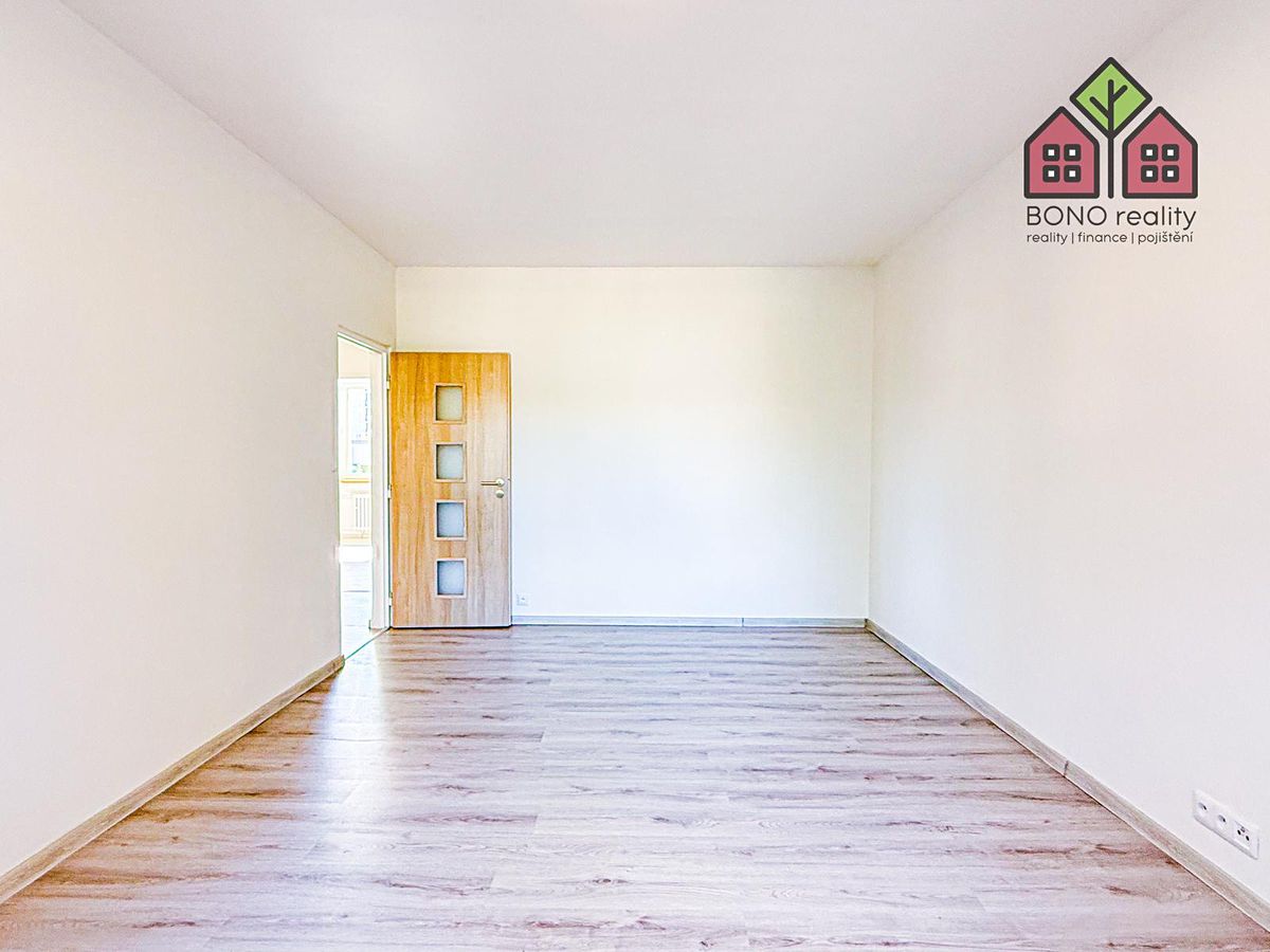 Pronájem bytu 2+1 62 m² – fotografie 3