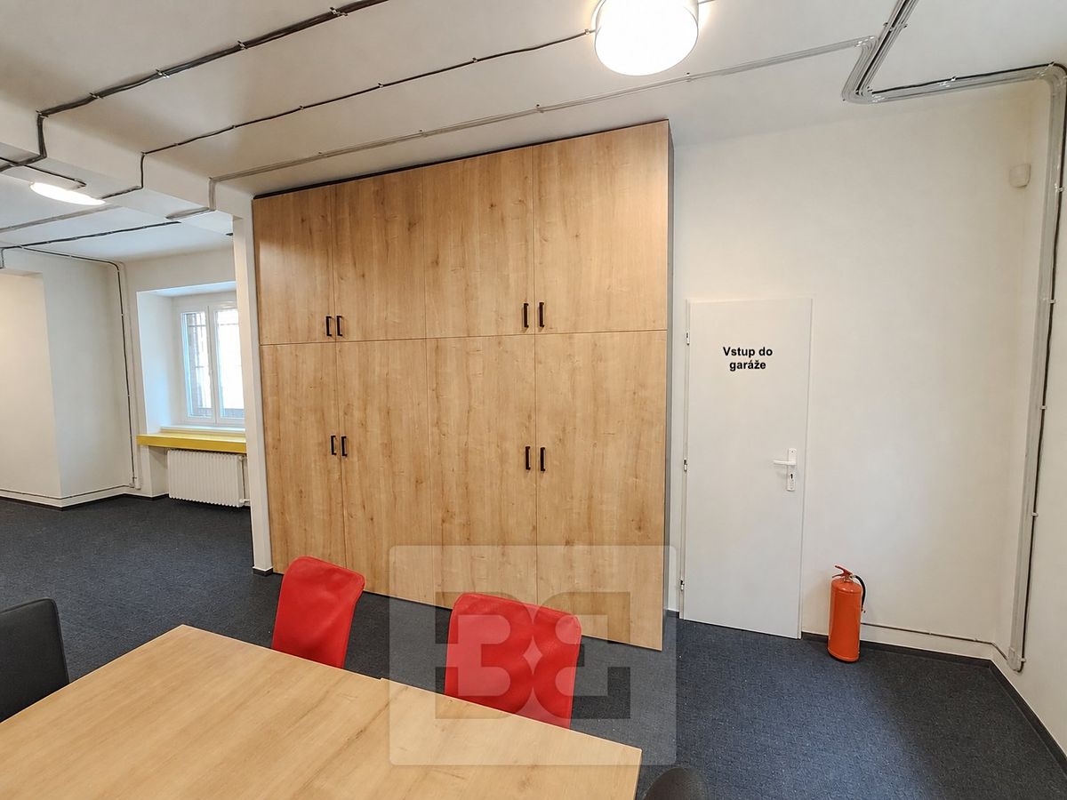 Pronájem kanceláře 118 m² – fotografie 2