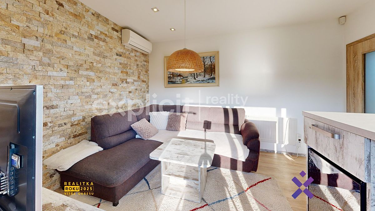 Pronájem bytu 2+kk 40 m² – fotografie 2