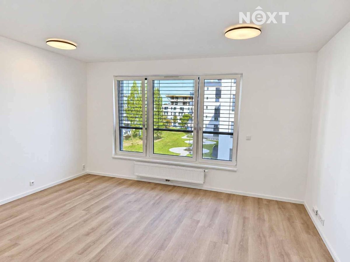 Pronájem bytu 1+kk 31 m² – fotografie 3