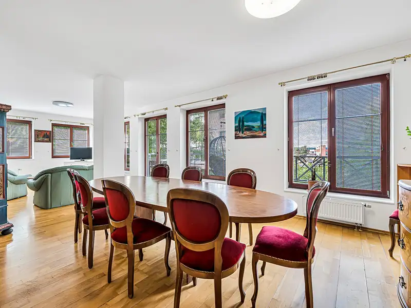 Pronájem bytu 3+1 125 m², Praha – náhled fotky 2