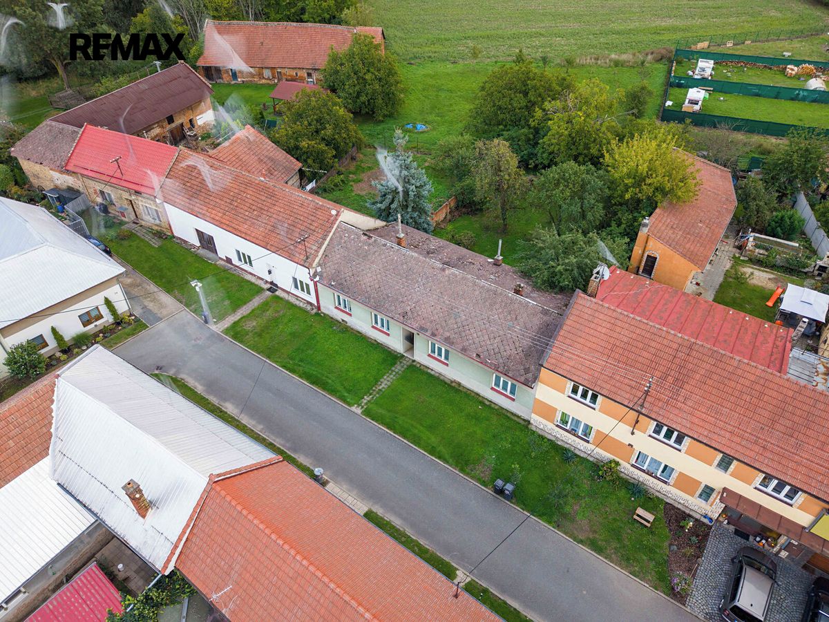 Prodej rodinného domu 160 m², pozemek 723 m² – fotografie 3